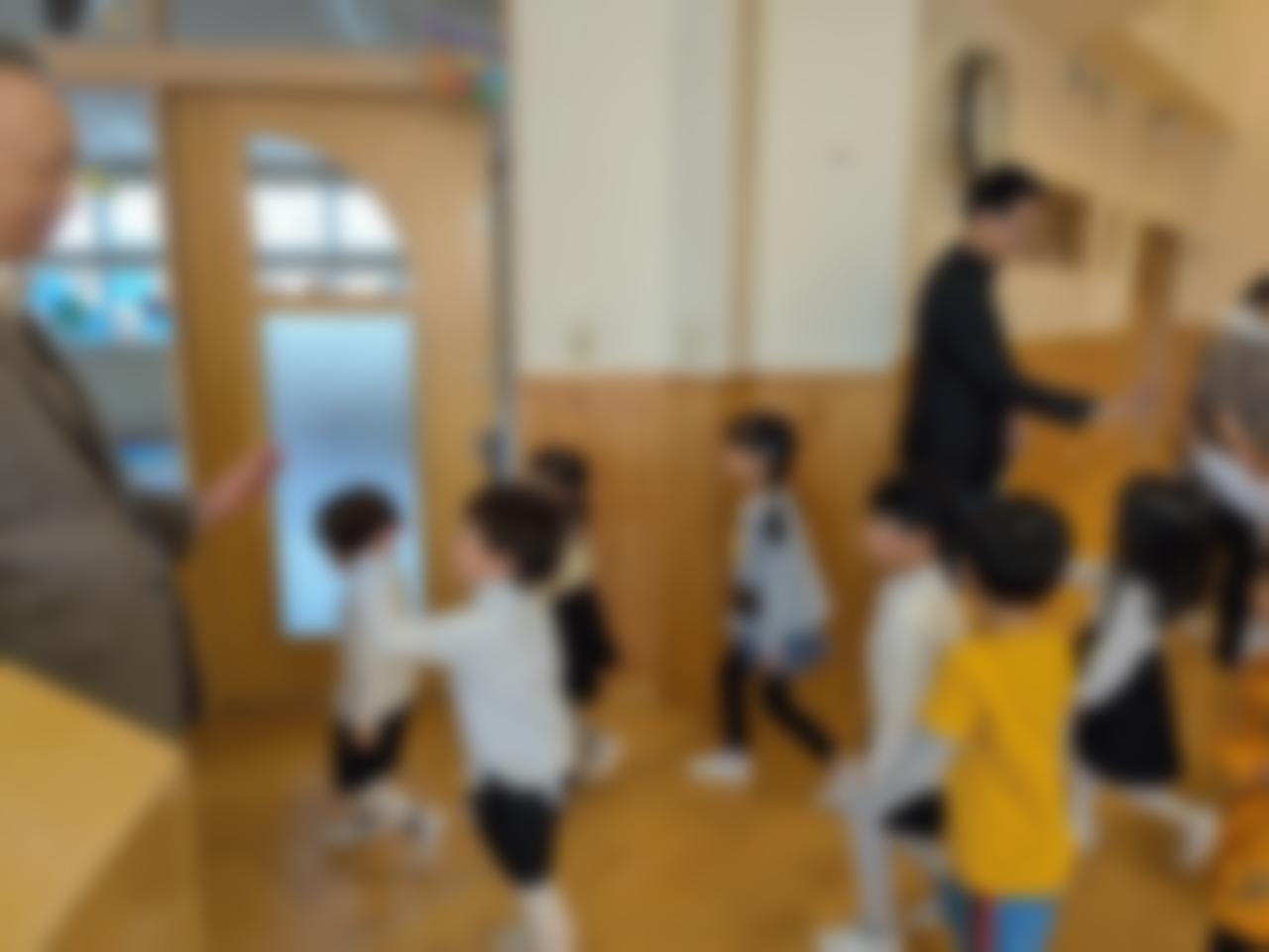 nƎ 4